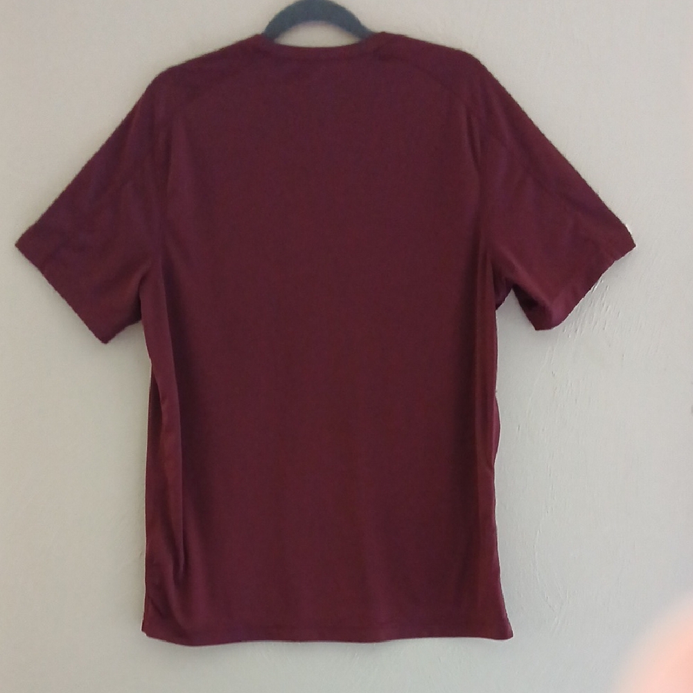 Reebok Red Short‎ Sleeve Tee - Picture 3 of 5